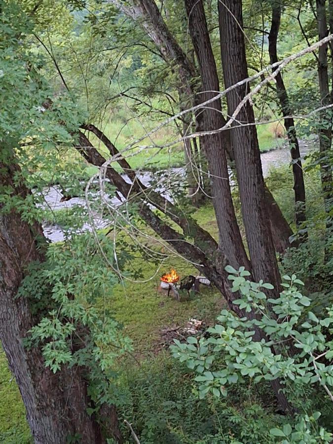 Neshannock Creekside Log Cabin Volant Exterior photo